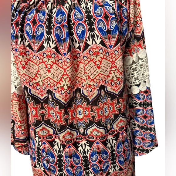 Womens Win Win colorful pinwheel sleeve tunic with lace on the sleeves Size L-XL - Picture 2 of 9